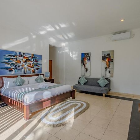 Villa Alleira Seminyak By Best Deals Asia Hospitality Exteriör bild