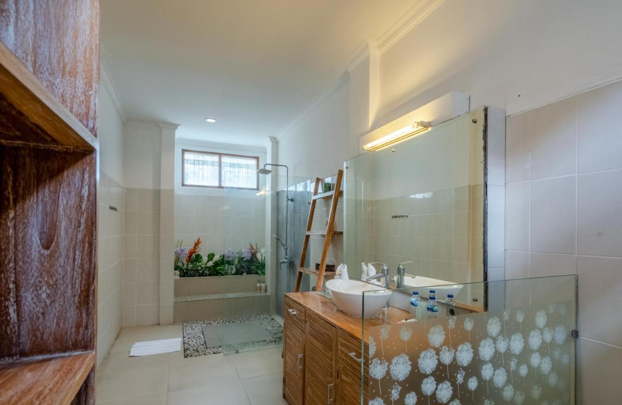 Villa Alleira Seminyak By Best Deals Asia Hospitality Exteriör bild