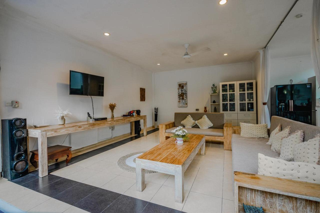 Villa Alleira Seminyak By Best Deals Asia Hospitality Exteriör bild